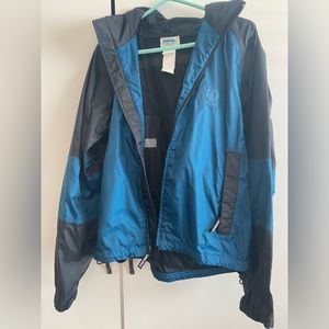 Pearl Izumi Men’s Amfib rain jacket.
